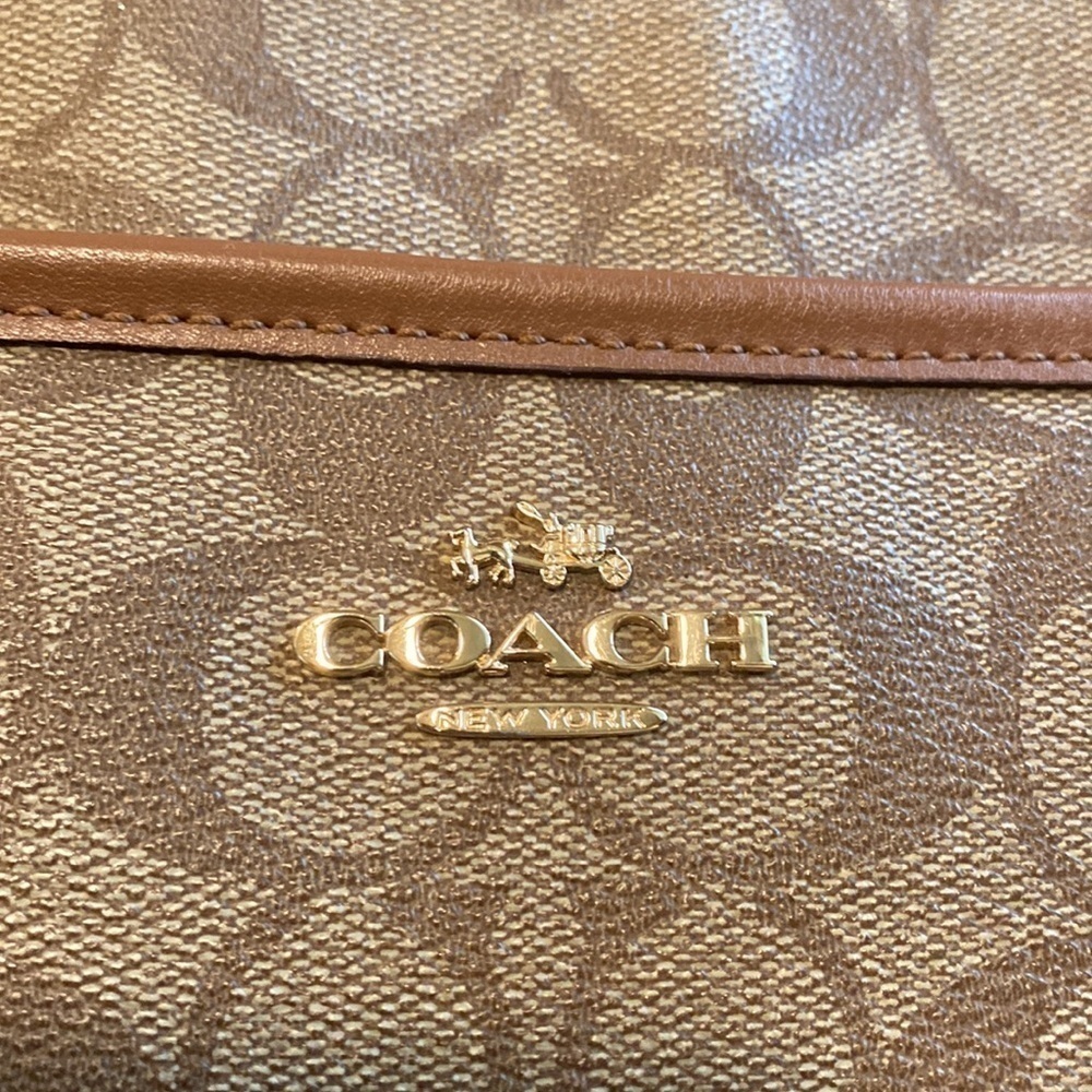 Coach Crossbody Bag w/ Gold Hardware, Zipper Closure & Pockets - Picture 2 of 11